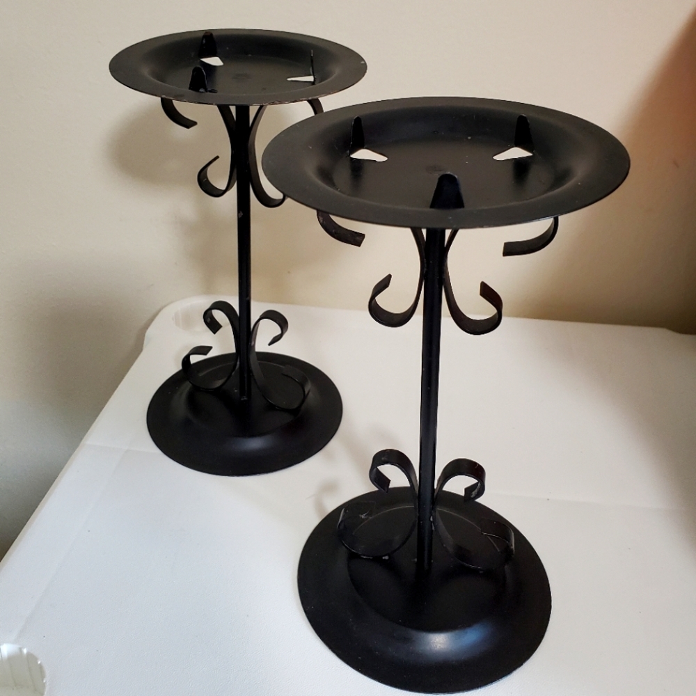 🙏 UNBRANDED Set of two metal black candle stands holders